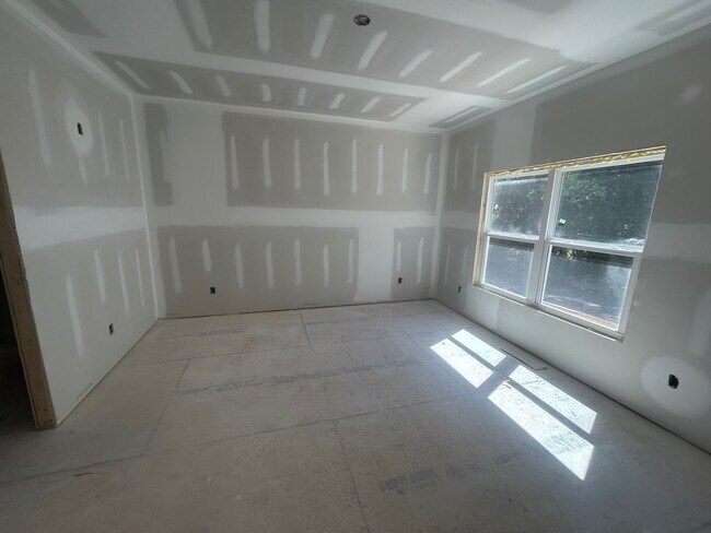 Building Photo - 1311 McDuffie Ave
