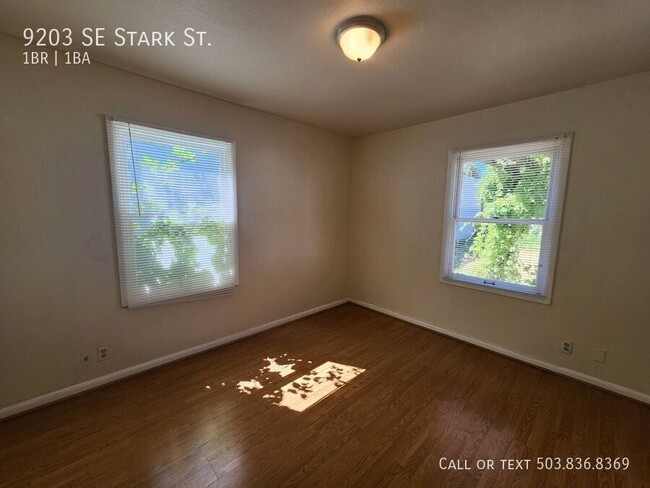 Building Photo - Cozy 1-Bedroom Duplex with Parking & Share...