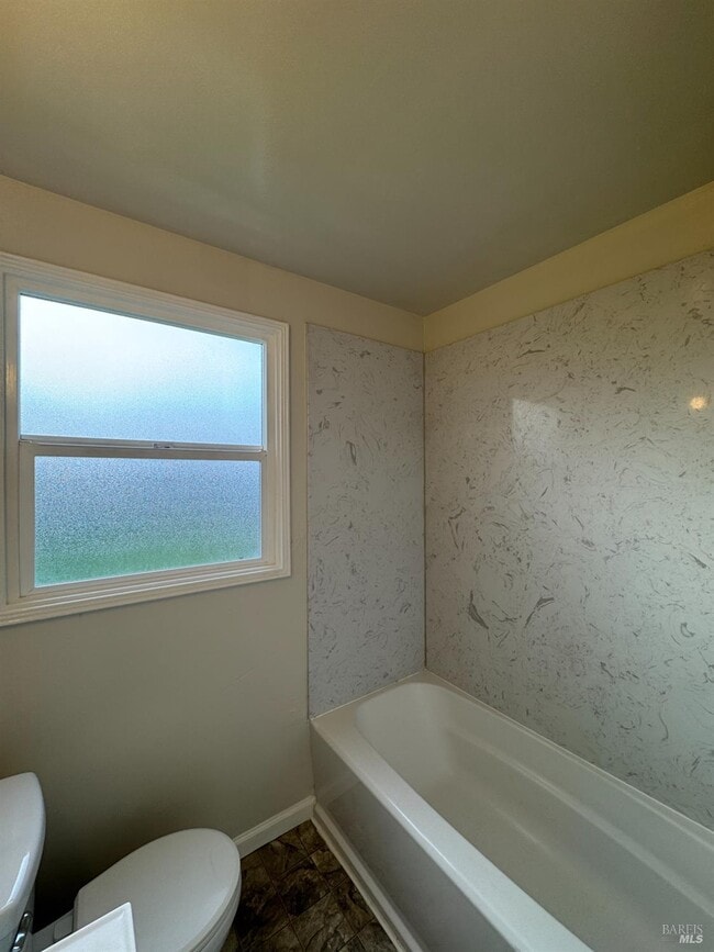 Building Photo - 133 Clay St