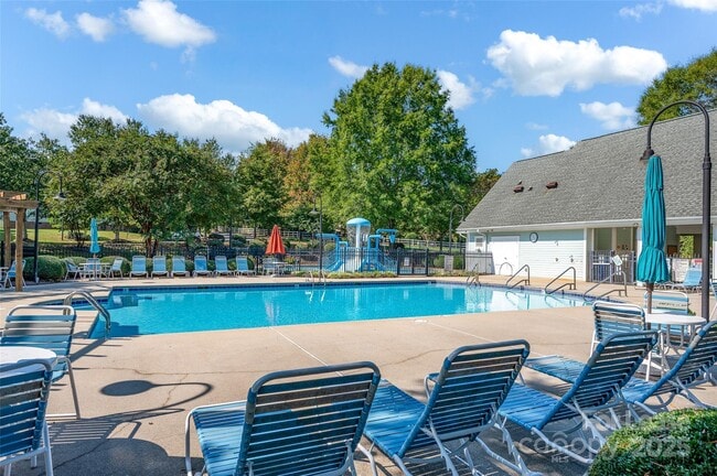 Building Photo - 104 Kensington St