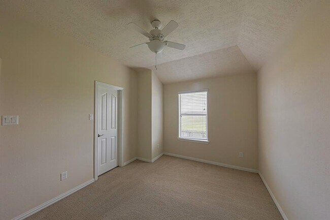 Building Photo - 140 Avery Springs Ln