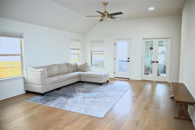 Building Photo - 1209 Cole Ests Dr