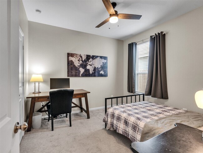 Building Photo - 25623 Balsamroot Dr