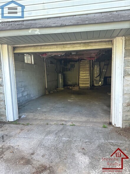 Building Photo - 3201 E 36th St