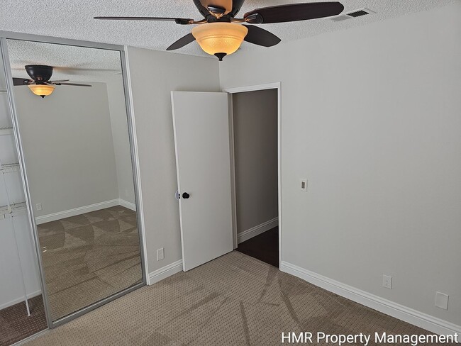 Building Photo - Spacious Two-Story Condo