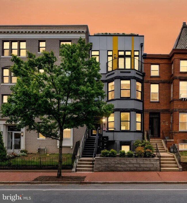Building Photo - 1462 Chapin St NW