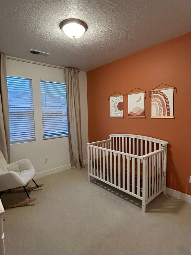 Building Photo - 832 S American Beech Ln