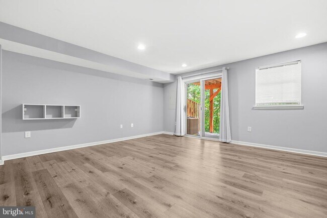 Building Photo - 4217 Kenton Cir