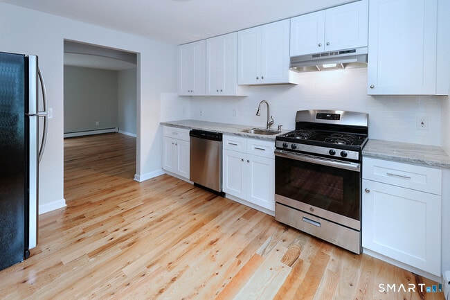 Building Photo - 708 Black Rock Tpke