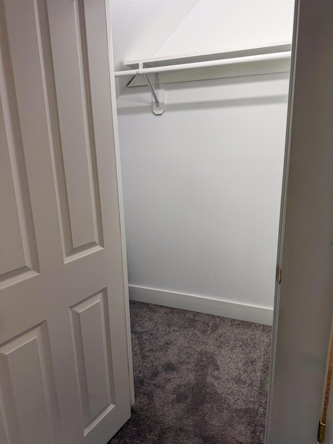 Building Photo - 24 Hill St