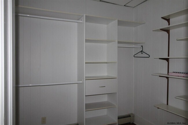 Building Photo - 598 N Broadway