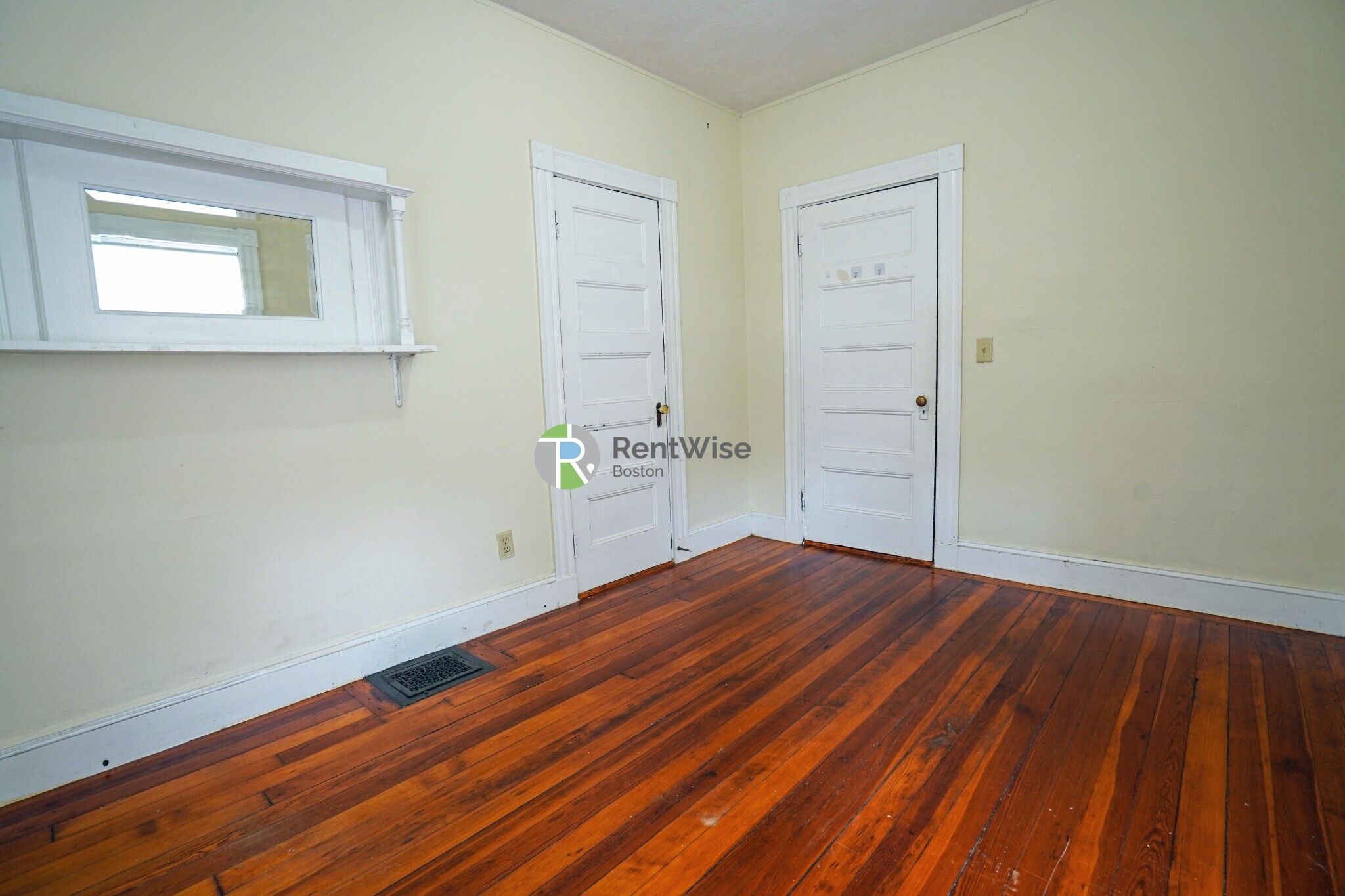 Building Photo - 88 Gardena St