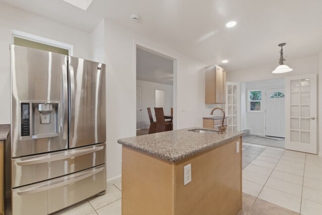 Building Photo - 8111 E Briarwood Blvd