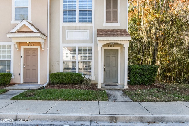 Building Photo - 8424 THORNBUSH Ct