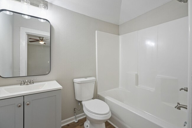 Building Photo - Totally Renovated 3bedroom/2 bathroom home...