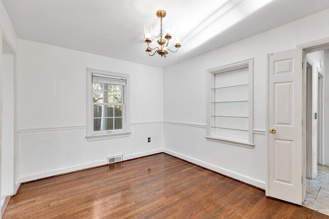 Building Photo - 1529 N Kenilworth St