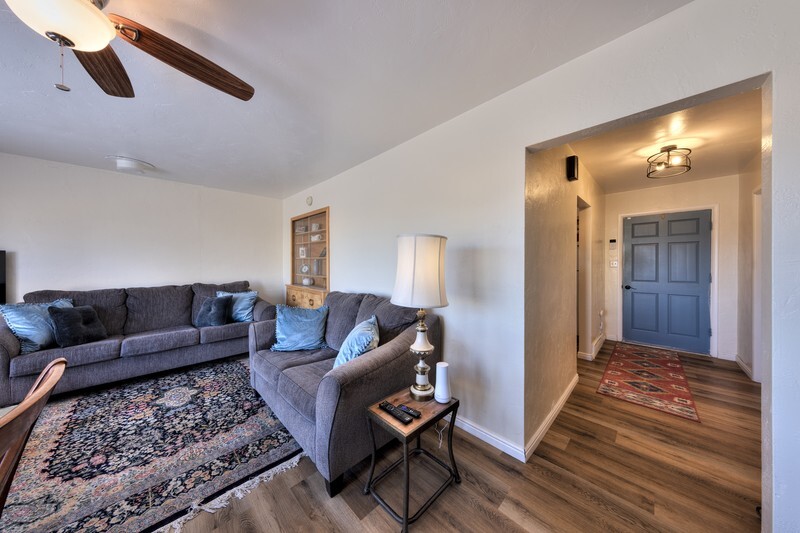 Building Photo - 165 E 200 S