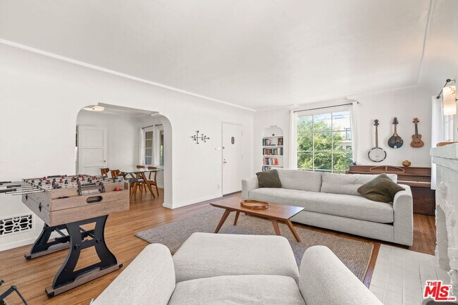 Building Photo - 1556 S Ogden Dr