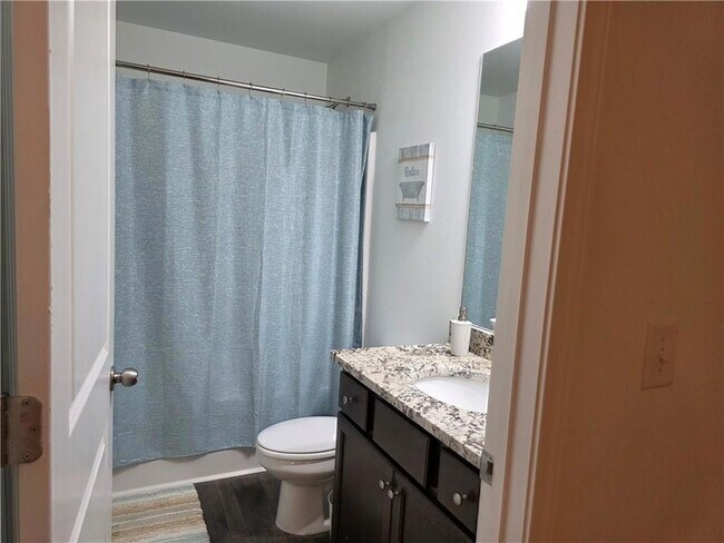 Building Photo - 5531 Garens Way