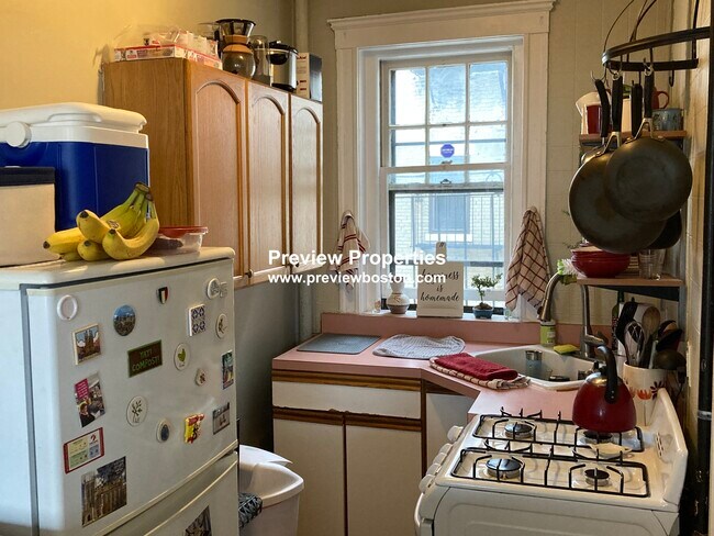 Building Photo - 1572 Commonwealth Ave