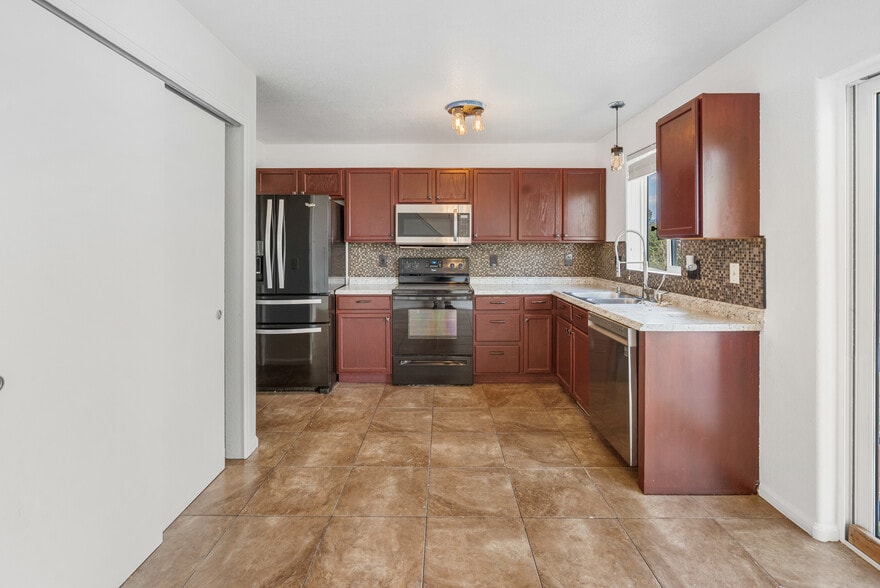 Building Photo - 7326 Village Meadows Dr