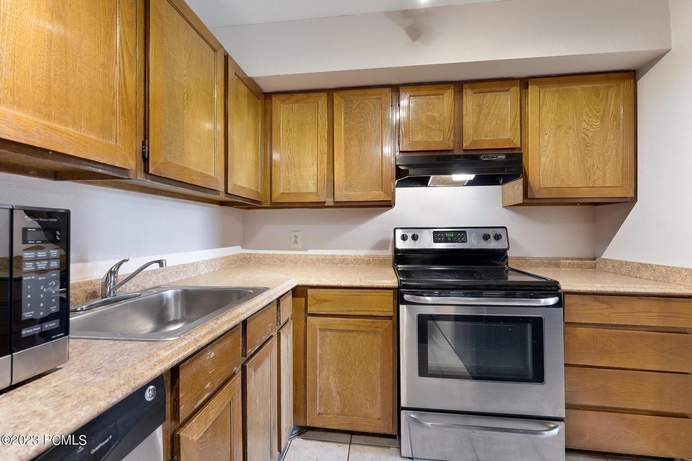 Kitchen 2 - 425 S 1000 E