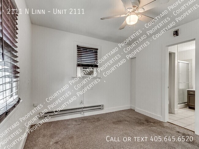 Building Photo - 2111 N Linn Ave