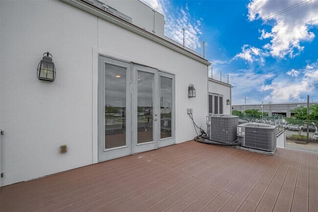 Building Photo - 1305 Laird St