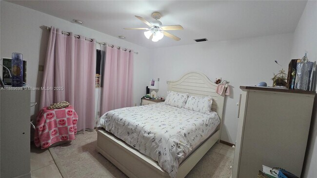 Building Photo - 15305 SW 74th Ct