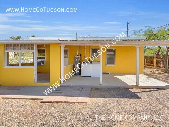 Building Photo - 1721 E Adelaide Dr