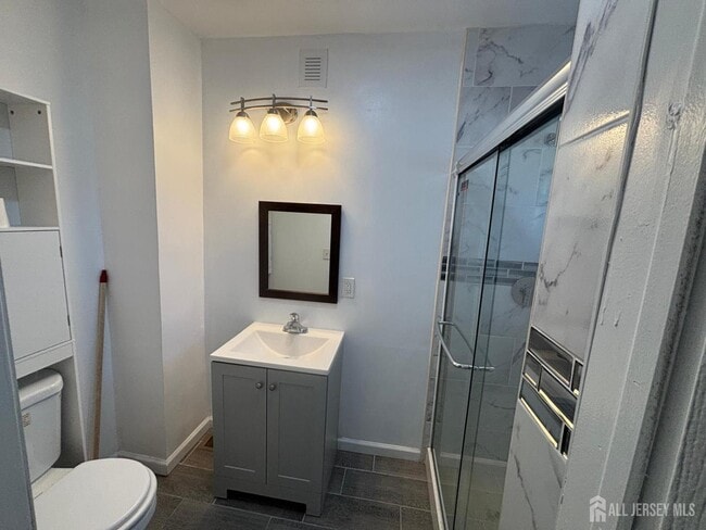 Building Photo - 220 S Washington Ave