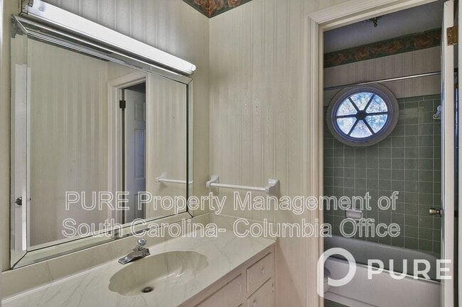 Building Photo - 5 Wotan Ln