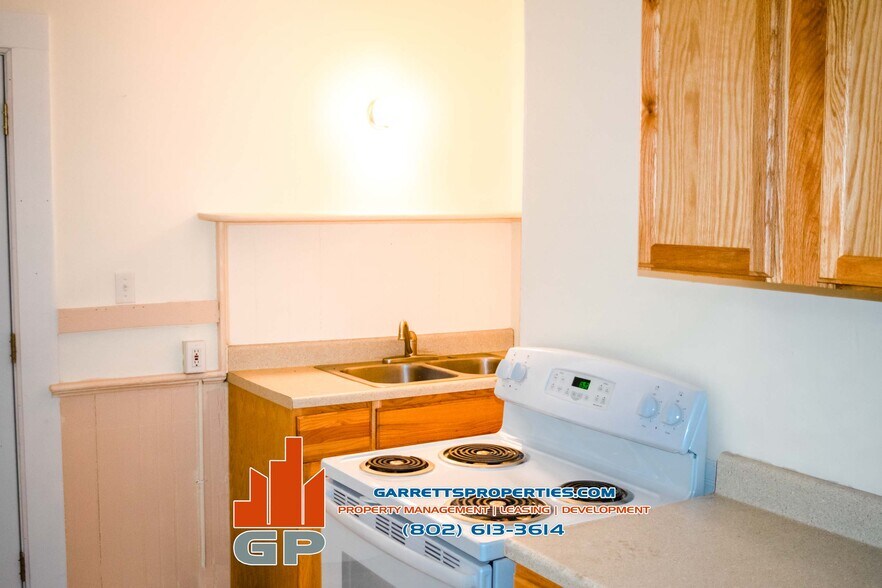 Building Photo - 64 N Pleasant St