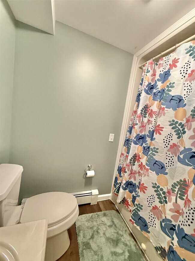 Building Photo - 164 Pine Point Rd