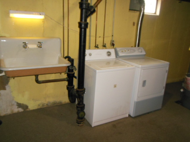 Basement Laundry - 1727 Dill St