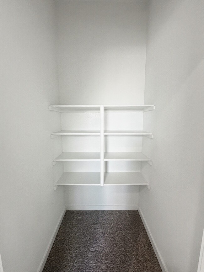 Building Photo - 26915 Nightingale Songs Dr
