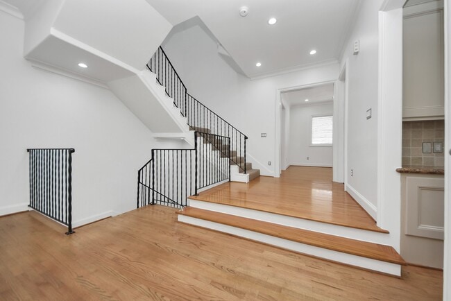 Building Photo - 2314 Dorrington St