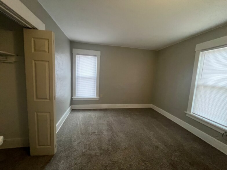 Building Photo - 1625 37th St