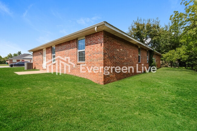 Building Photo - 1953 S 11th Pl