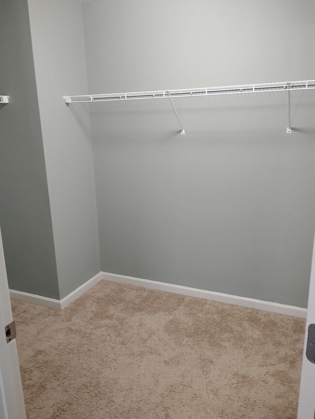 Building Photo - Luxury Feel. Modern Design. 4BR/2.5BA Home