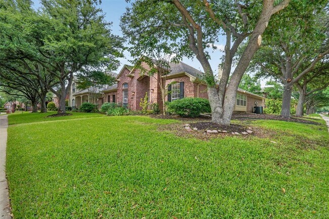 Building Photo - 6864 Bushnell Dr