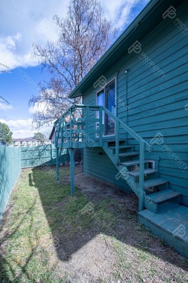 Building Photo - Single Family Home for Rent in Rifle