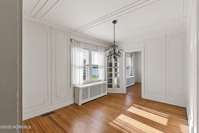 Building Photo - 5 Marine Pl