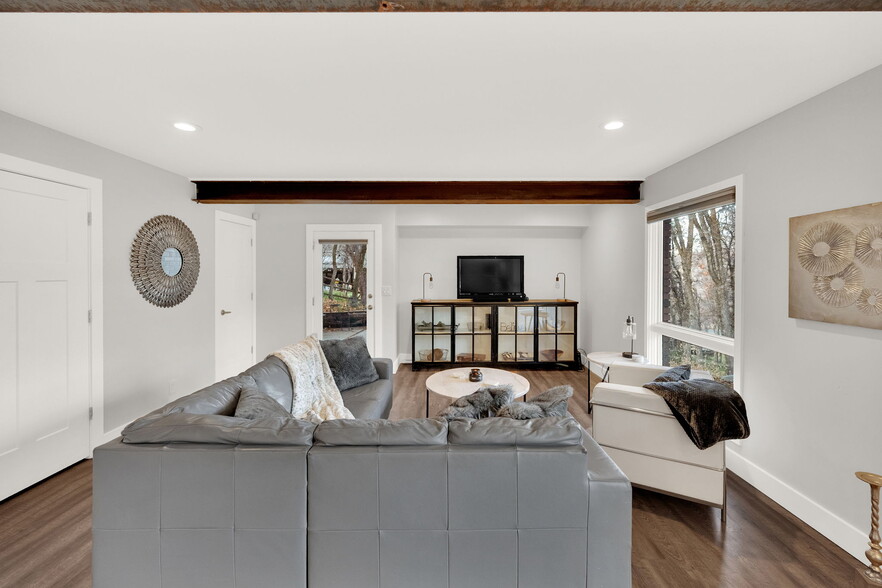 Building Photo - 2578 Dimple Dell Rd