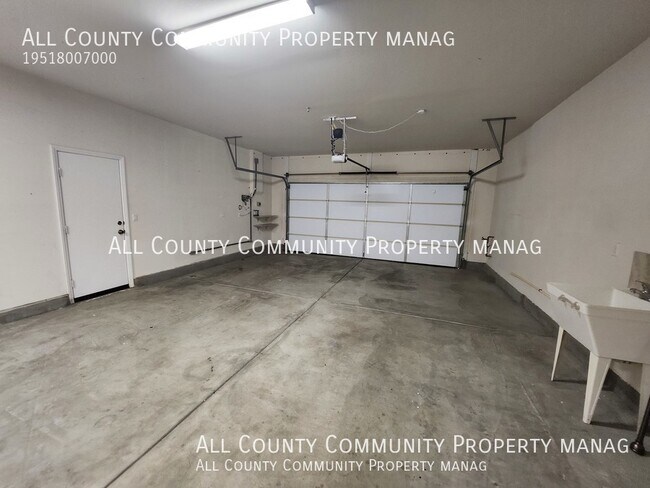 Building Photo - 25255 High Plains Ct