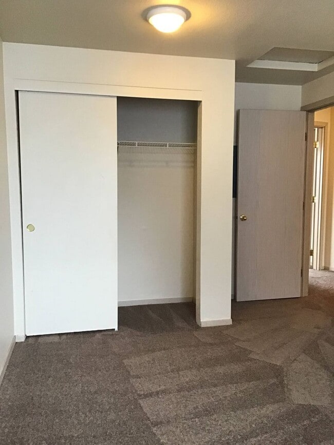 Building Photo - 7292 SE Thiessen Rd