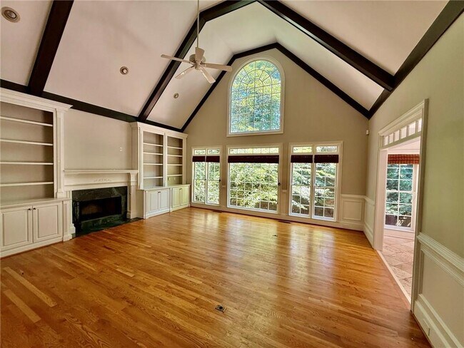 Building Photo - 305 Pilgrimage Point