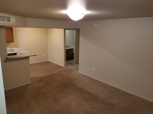 Building Photo - Upgraded West-Flagstaff Condo in the Arbor...