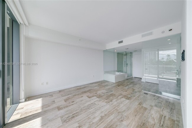 Building Photo - 650 NE 32nd St