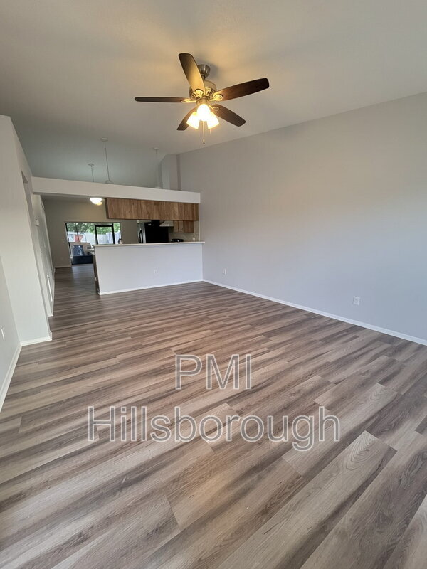 Building Photo - 914 Burlwood St